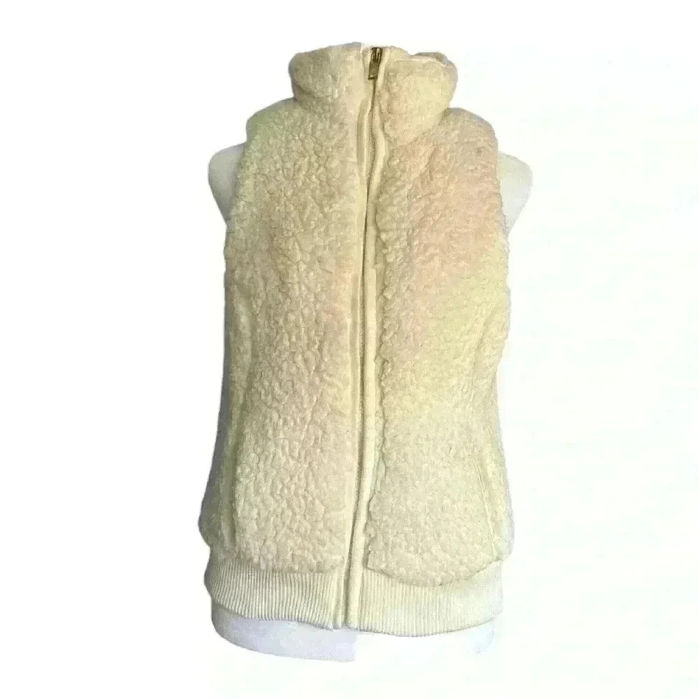 Altar’d State Faux Sherpa Sleeveless Vest Coat. Size XS